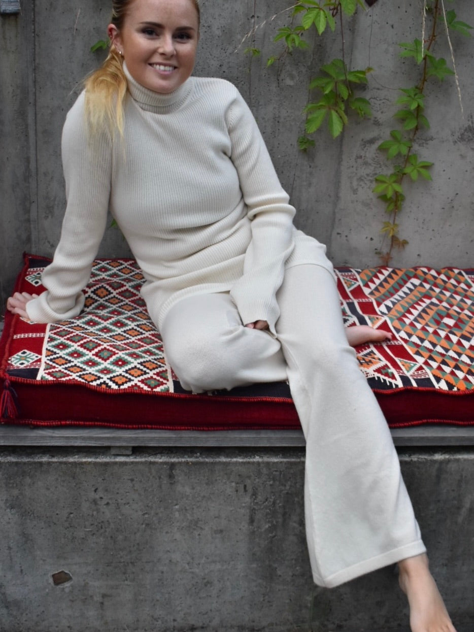 Høyhalset genser i cashmere-ribb