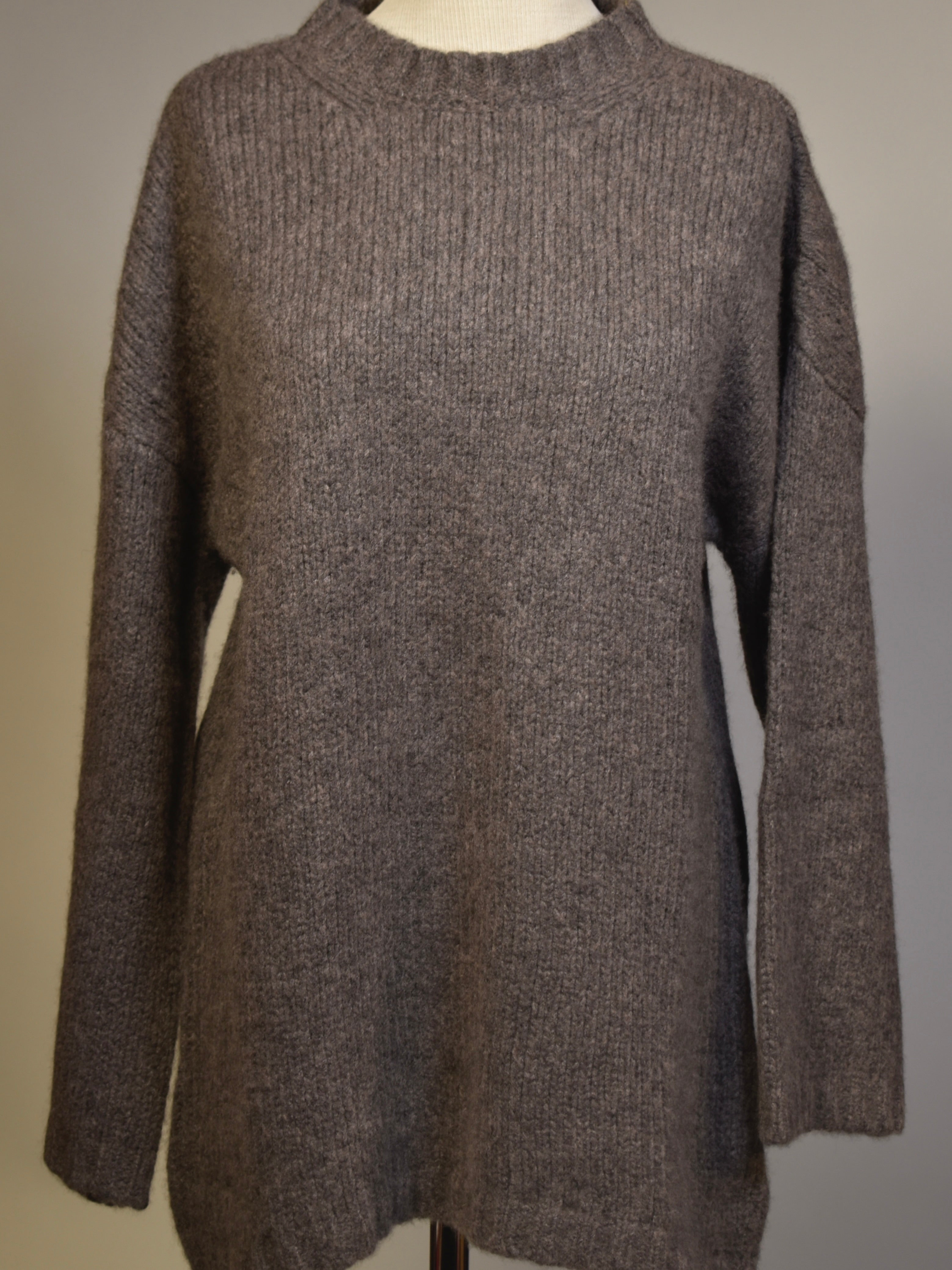 Oversize strikket cahmeregenser